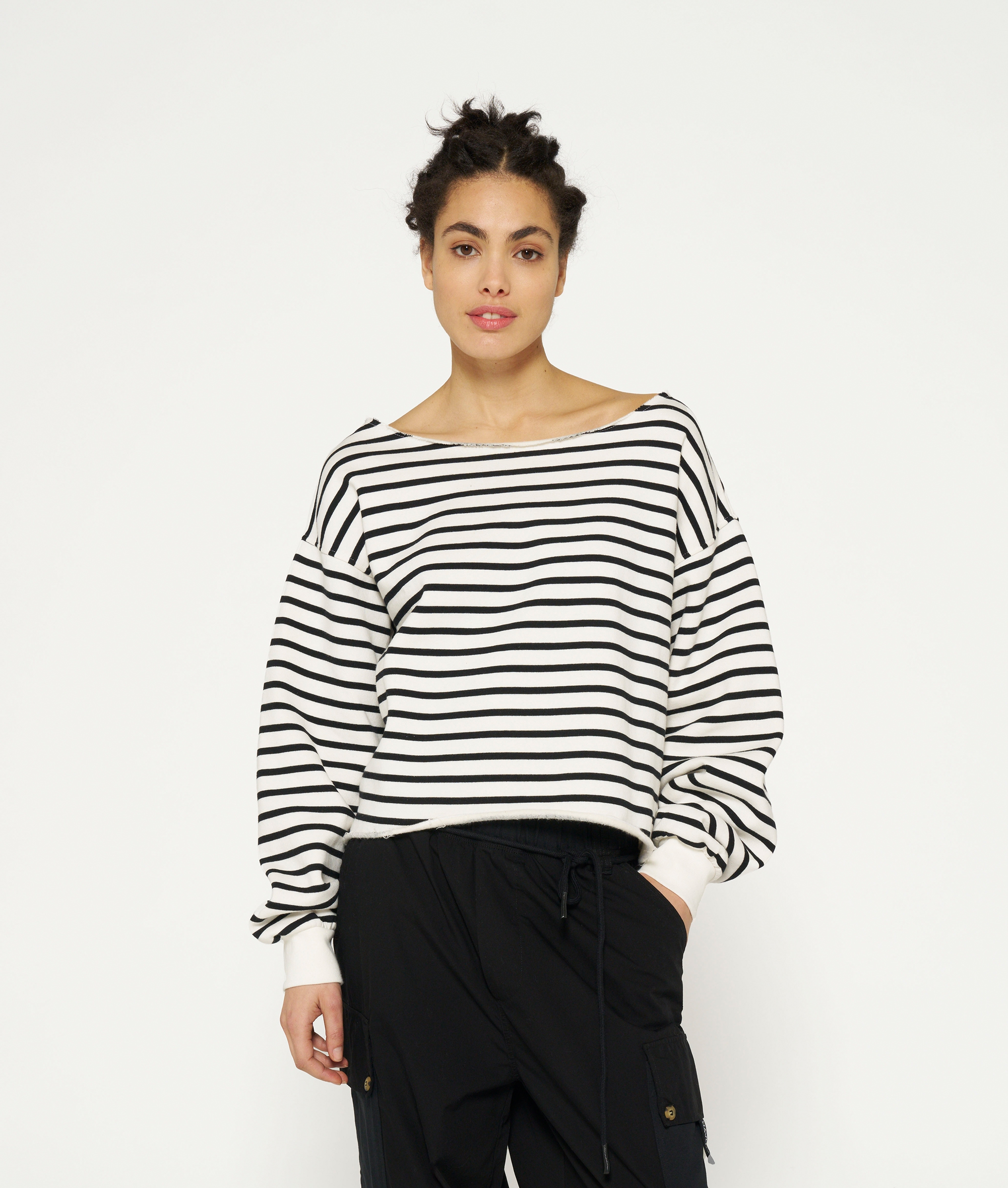 CROPPED BOAT NECK SWEATER STRIPES